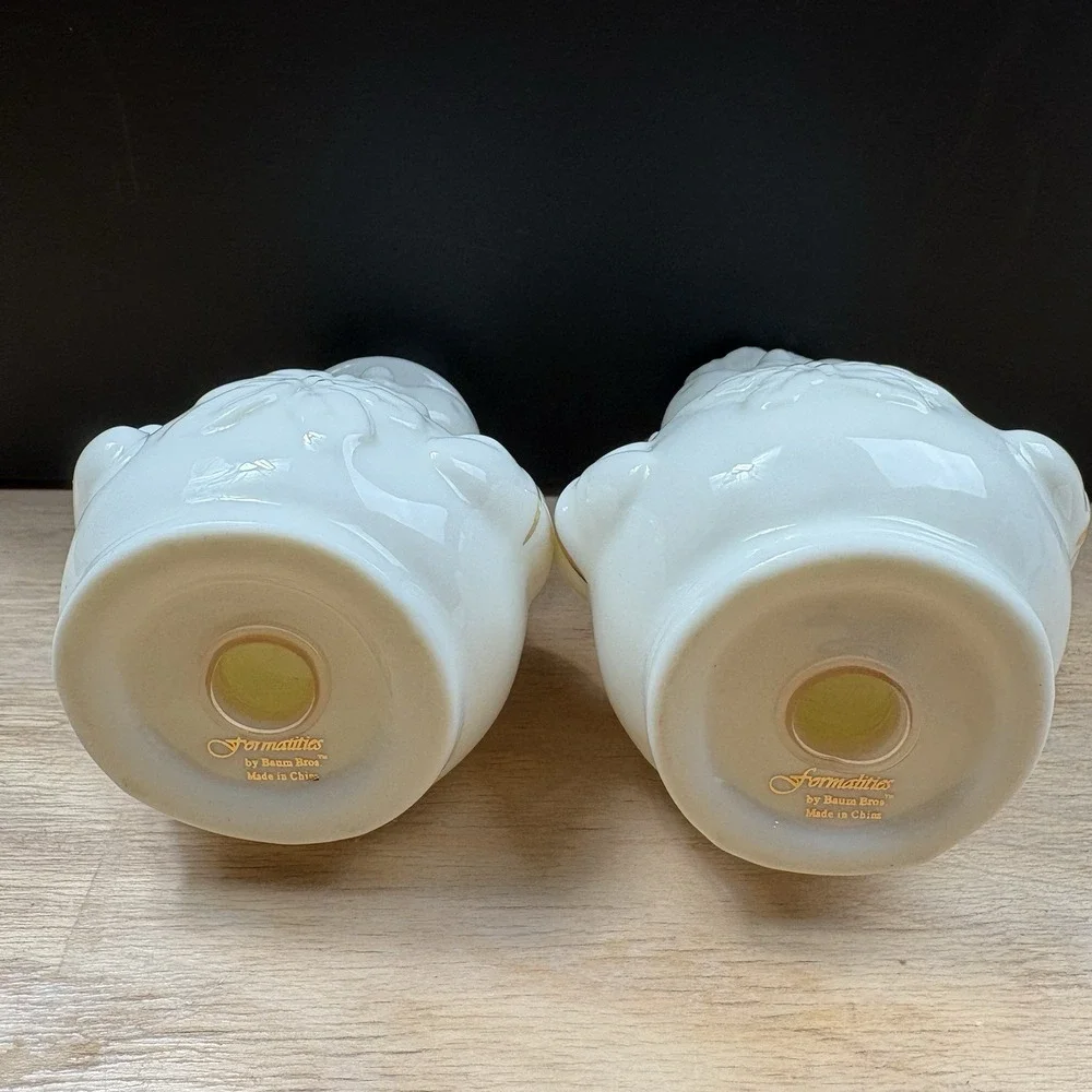 Vintage Formalities by Baum Bros Ivory Snowmen Salt & Pepper Shakers Poinsettia